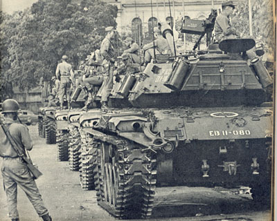 Tanques do exército tomam as ruas